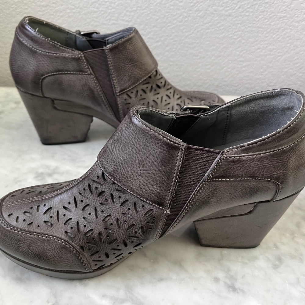 J-41 Adventure On Susie Ankle Boots Clogs Shoes women's Size 9.5